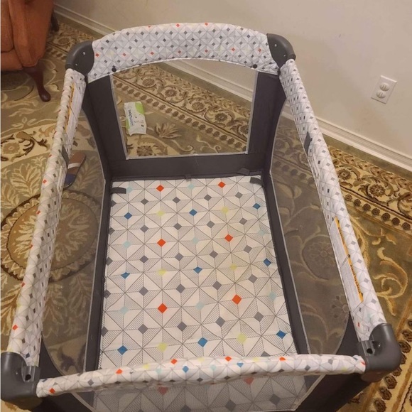 Baby playpen - Picture 2 of 5